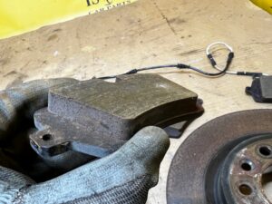 KOMPLET TARCZE KLOCKI HAMULCOWE TYŁ LAND ROVER DISCOVERY V L462
