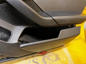 BOCZEK TAPICERKA DRZWI PRZÓD PRAWY PORSCHE PANAMERA 970 I EU