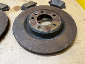 KOMPLET TARCZE KLOCKI HAMULCOWE TYŁ LAND ROVER DISCOVERY V L462