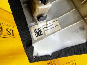 OSŁONA POSZYCIE SŁUPKA A PRZÓD PRAWY GŁOŚNIK MERCEDES A W177