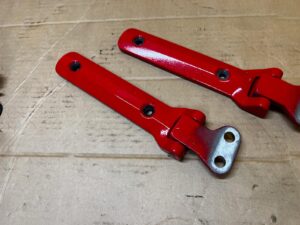 KOMPLET ZAWIASY KLAPY TYŁ BAGAŻNIKA FORD BRONCO 21- RACE RED