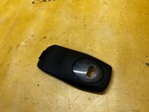 ZAŚLEPKA OSŁONA CZUJNIKA NASŁONECZNIENIA DESKI PORSCHE CARRERA 911 996
