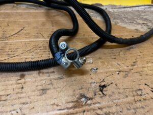 KLEMA PRZEWÓD PLUS PLUSOWA AKUMULATORA MERCEDES G63 AMG W463 LIFT