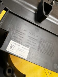 OSŁONA ZAŚLEPKA FOTELA PRZÓD PRAWY JAGUAR F-TYPE X152