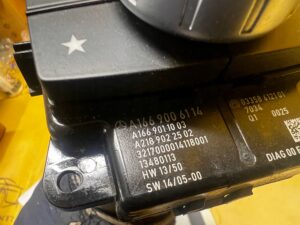PRZYCISK PRZEŁĄCZNIK KONTROLER NAWIGACJI RADIA COMAND MERCEDES G W463 LIFT