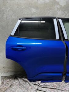 DRZWI PRAWY PRZÓD TYŁ FORD KUGA MK3 LIFT ST-LINE DESERT ISLAND BLUE