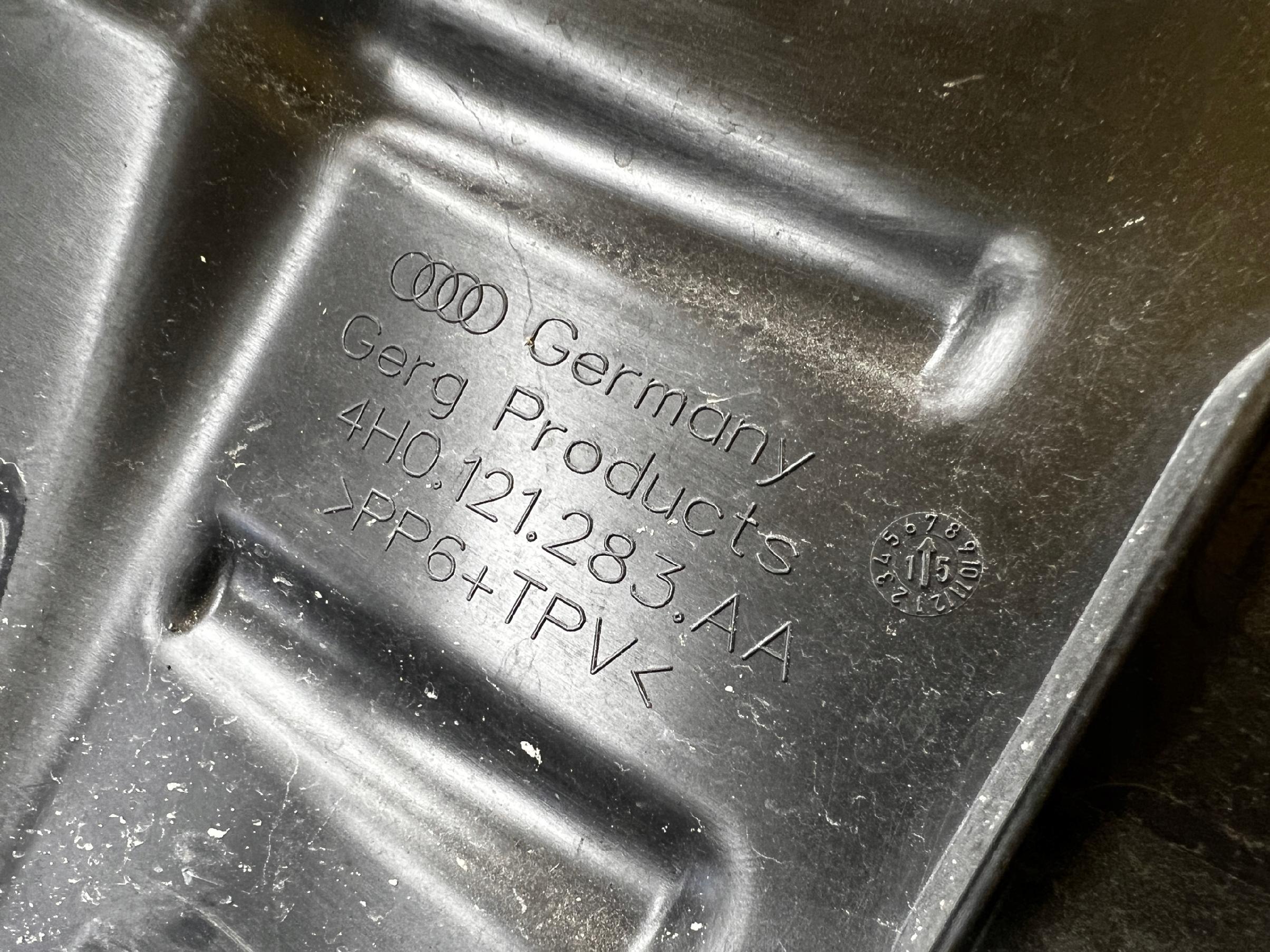 WLOT DOLOT KIEROWNICA POWIETRZA LEWY AUDI A8 D4