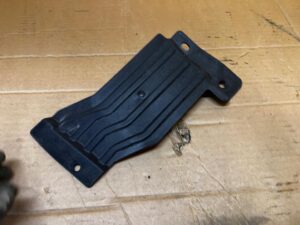 PŁYTA OSŁONA PODWOZIA NADKOLA PRZÓD PRAWY FORD KUGA MK3 LIFT