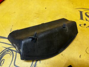 LISTWA OSŁONA BLENDA LAMPY BAGAŻNIKA TYŁ LEWY AUDI A8 D4