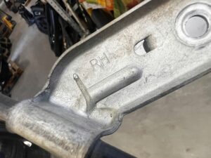 LINKA HAMULCA RĘCZNEGO PRAWA FORD MUSTANG VI