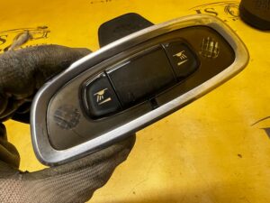 LAMPKA OŚWIETLENIE PODSUFITKI TYŁ 3 RZĘDU VOLVO XC90 II