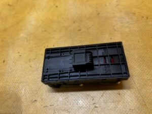 PANEL PRZEŁĄCZNIK SZYB PRZÓD LEWY AUDI A8 D4