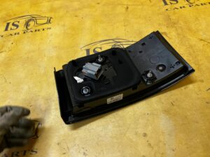 LAMPA TYLNA TYŁ LEWA LEWY W KLAPĘ LAND ROVER DISCOVERY V L462 EU