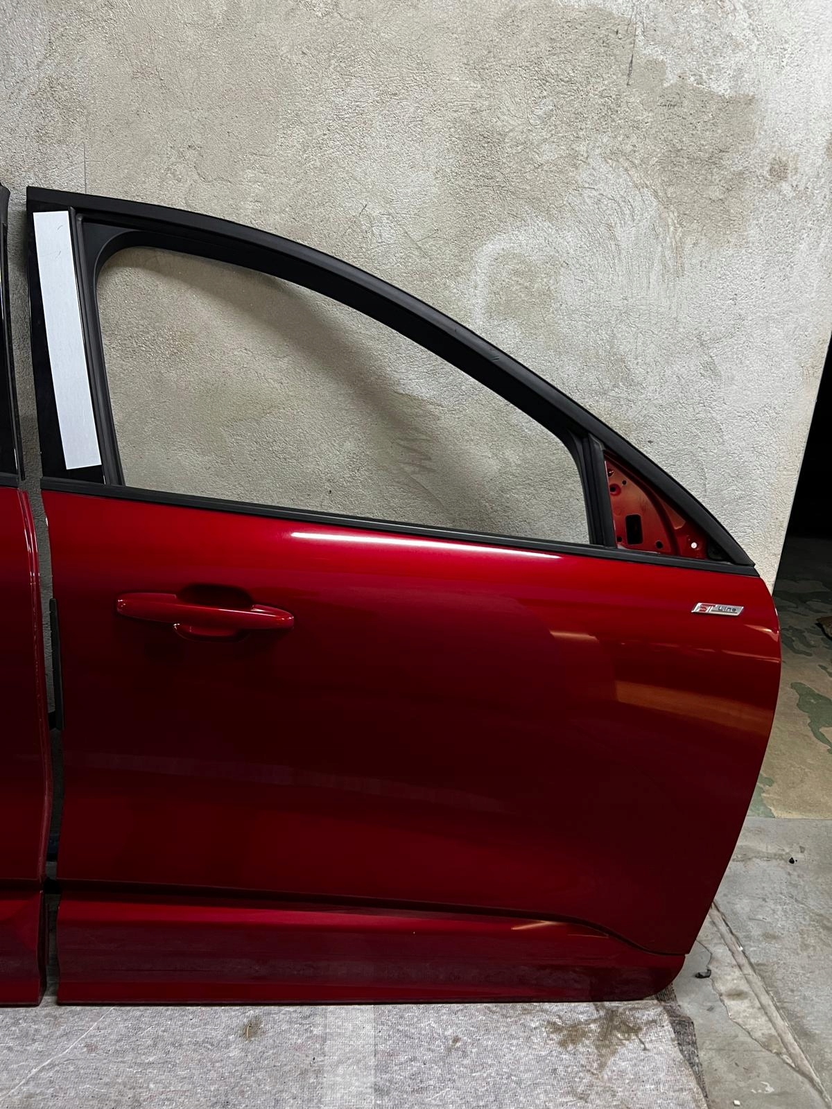 DRZWI PRAWA STRONA PRAWY PRZÓD TYŁ FORD KUGA MK3 ST-LINE LUCID RED