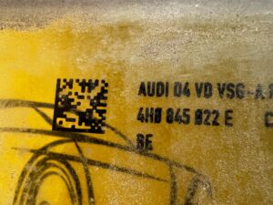 SZYBA DRZWI PRZÓD PRAWY AKUSTYCZNA PODWÓJNA KLEJONA AUDI A8 D4 2016R