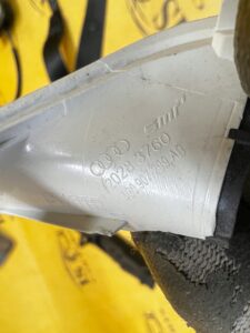 OSŁONA OBUDOWA LUSTERKA WEWNĘTRZNEGO WSTECZNEGO AUDI A8 D4