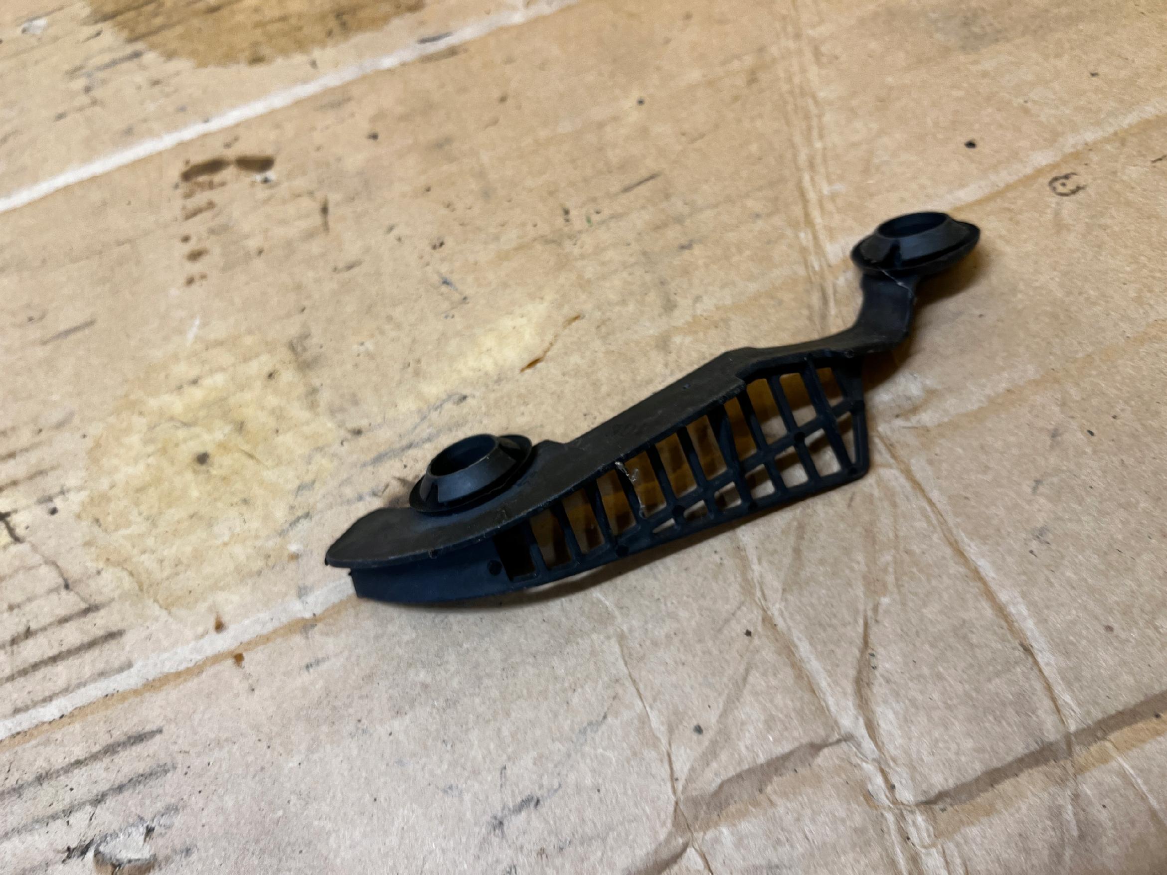 KRATKA OSŁONA PODSZYBIA PRAWA BMW 1 F20 LIFT 2 F22 F22 LIFT
