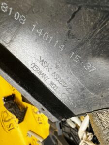 TRÓJKĄT ZAŚLEPKA DRZWI SŁUPKA A PRZÓD LEWY AUDI TT 8S