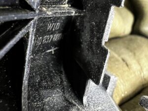 ZAŚLEPKA OSŁONA KLAMKI ZEWNĘTRZNEJ DRZWI PRAWA PRAWYCH AUDI A8 D4