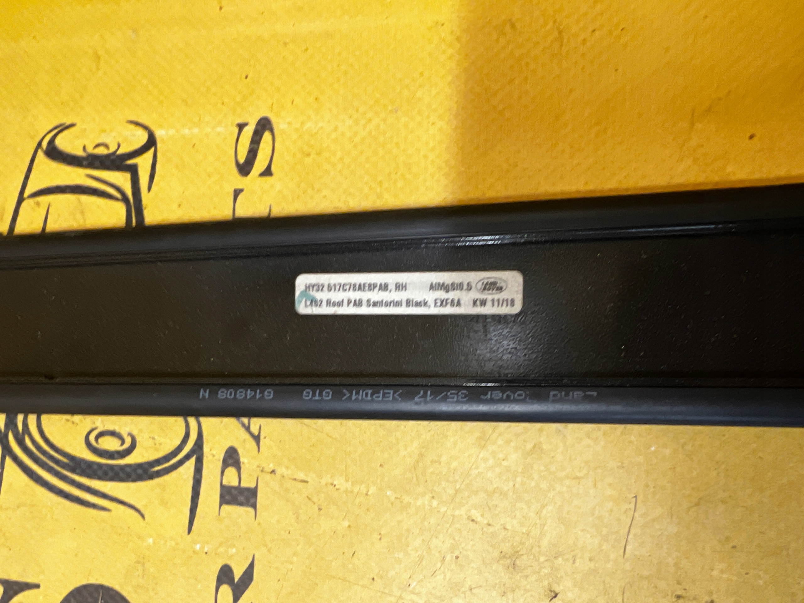 LISTWA DACHU DACHOWA PRAWA LAND ROVER DISCOVERY V L462