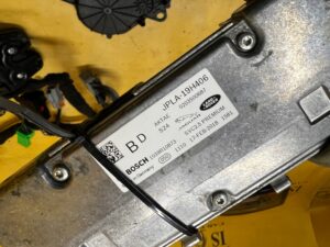 KAMERA ASYSTENT SZYBY PRZÓD LAND ROVER DISCOVERY V L462