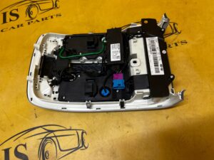 LAMPKA OŚWIETLENIE PODSUFITKI PRZÓD PRZEDNIA AUDI A8 D4