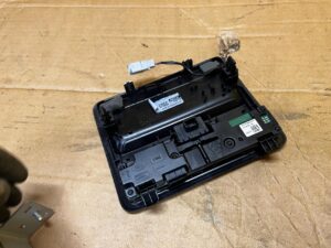 LAMPKA OŚWIETLENIE PODSUFITKI PRZÓD SOS FORD KUGA MK3 LIFT