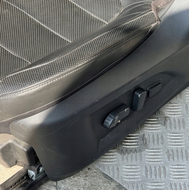 FOTELE WNĘTRZE KANAPA SKÓRA CZARNA RENAULT KOLEOS II INITIALE PARIS