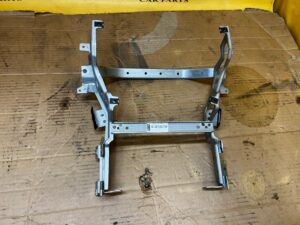 STELAŻ WSPORNIK MOCOWANIE DESKI KONSOLI MERCEDES G W463 LIFT LHD