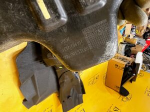PŁYTA OSŁONA PODWOZIA ZBIORNIKA PALIWA PORSCHE CARRERA 911 996