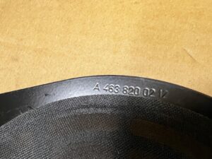 OSŁONA ZAŚLEPKA MASKOWNICA GŁOŚNIKA SUBWOOFERA MERCEDES G W463 LIFT