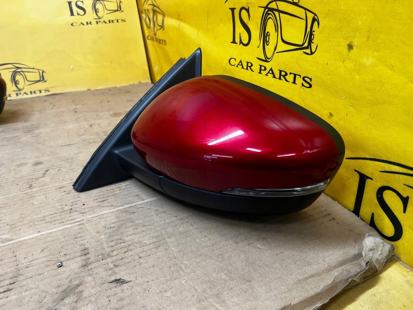 LUSTERKO LEWE 11 PIN ASYSTENT FORD KUGA MK3 EU ST-LINE LUCID RED