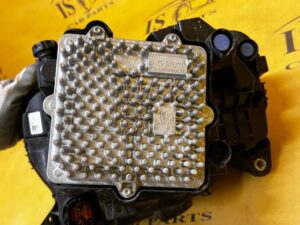 LAMPA REFLEKTOR PRZÓD PRAWY LASER LAND ROVER DEFENDER II L663 EU