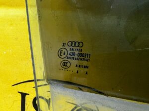 SZYBA DRZWI PRZÓD PRAWY AKUSTYCZNA PODWÓJNA KLEJONA AUDI A8 D4 2016R