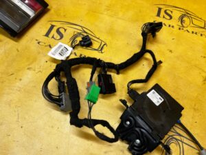 ZAMEK DOCIĄG KLAPY TYŁ BAGAŻNIKA LAND ROVER DISCOVERY V L462