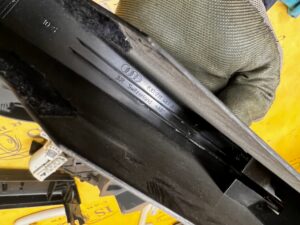 OSŁONA ZAŚLEPKA DŹWIGNI HAMULCA RĘCZNEGO AUDI TT 8S