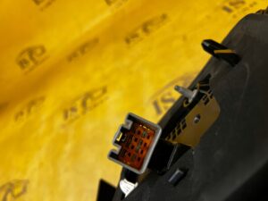 LAMPA TYLNA TYŁ LEWA LEWY W KLAPĘ LAND ROVER DISCOVERY V L462 EU