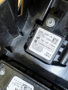 OSŁONA ZAŚLEPKA POD KIEROWNICĘ KONSOLI DESKI LEWA JAGUAR F-TYPE X152 LHD