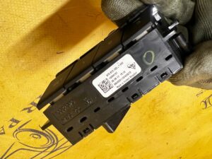 PRZEŁĄCZNIK PANEL FOTELA PAMIĘĆ PRZÓD LEWY PORSCHE PANAMERA 970 I