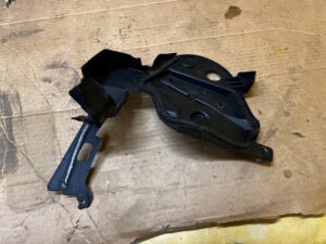 OSŁONA PODSZYBIA KIELICHA PRAWA FORD KUGA MK3