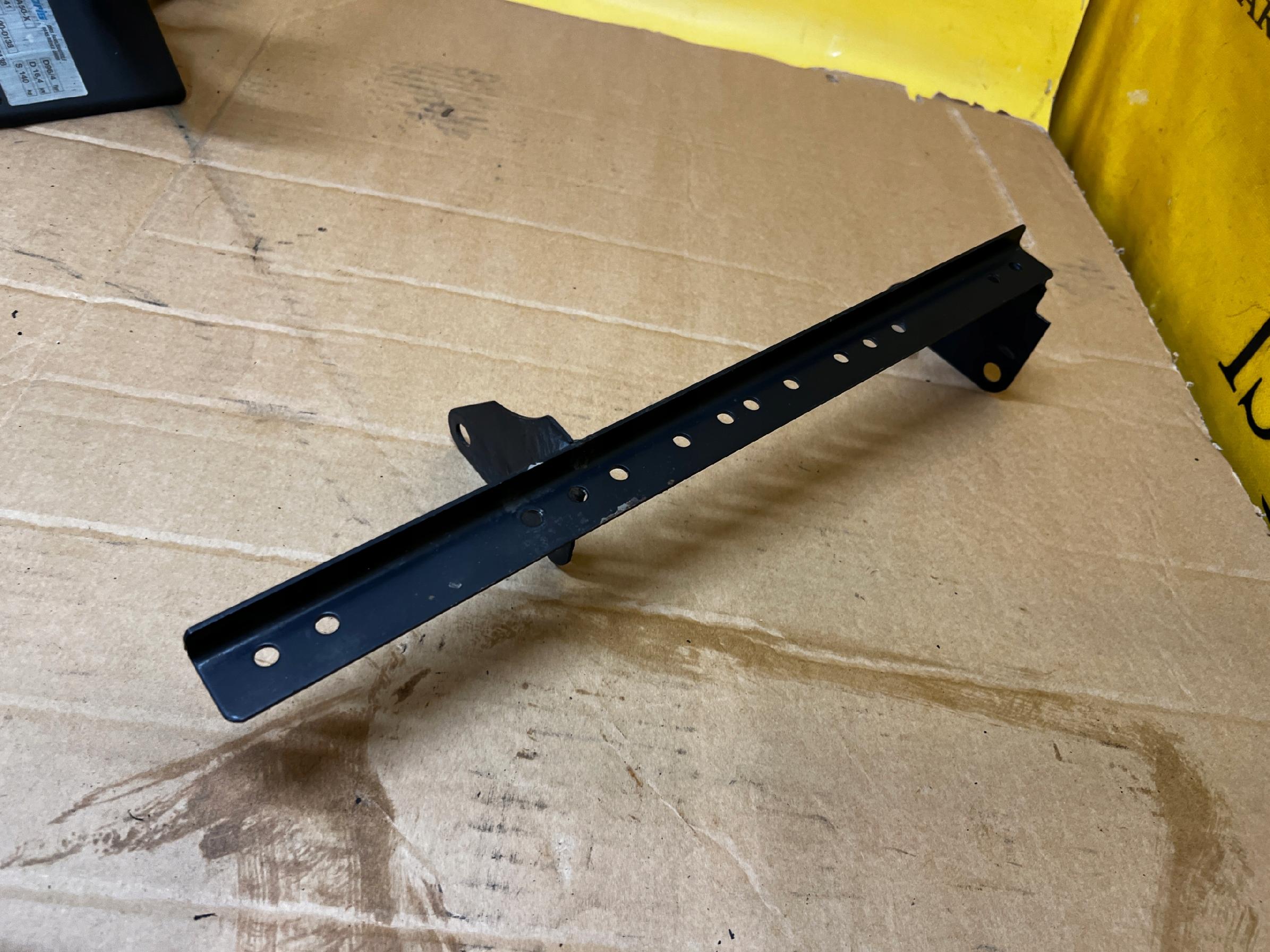 UCHWYT MOCOWANIE WSPORNIK BLACHA MERCEDES G63 AMG W463 LIFT