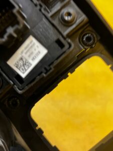 OSŁONA RAMKA TUNELU UCHWYT NA KUBKI PRZEŁĄCZNIK BIEGÓW LED FORD KUGA MK3