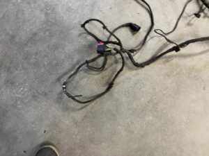 WIĄZKA INSTALACJA KOMORY SILNIKA PASA PRZEDNIEGO AUDI A8 D4