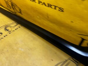 LISTWA ZEWNĘTRZNA SŁUPKA A SZYBY PRZÓD LEWA MERCEDES G W463 LIFT