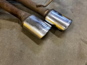 WYDECH RURA WYDECHOWA TŁUMIK KATALIZATOR LEWY MERCEDES G63 AMG W463 LIFT