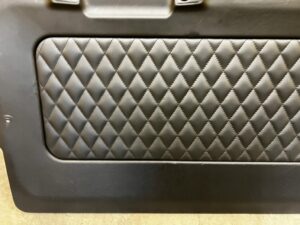 TAPICERKA BOCZEK OSŁONA KLAPY TYŁ BAGAŻNIKA DESIGNO MERCEDES G W463 LIFT