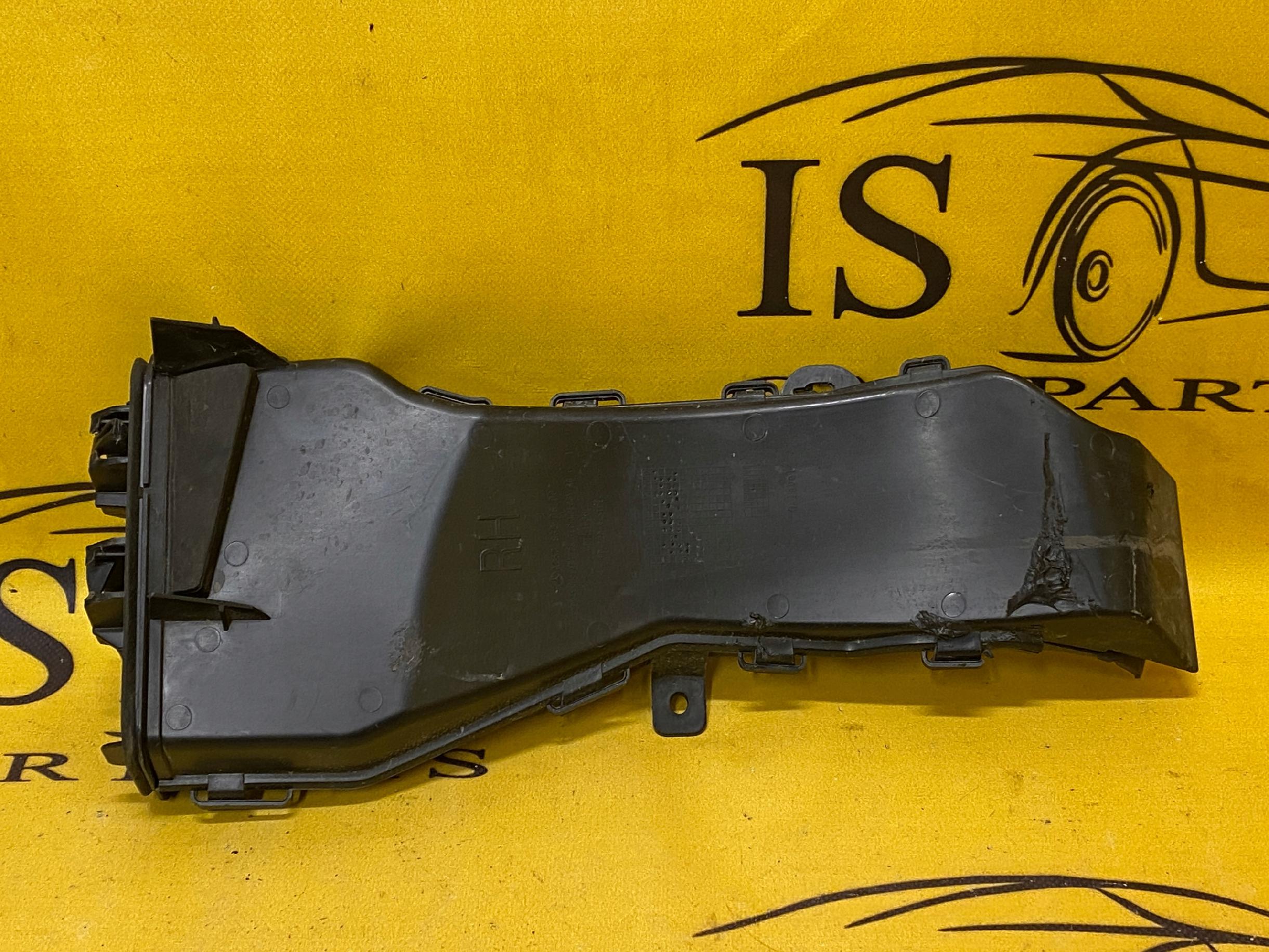 KANAŁ PRZEWÓD ODPŁYWU WODY Z PODSZYBIA PRAWY MERCEDES CLS W257