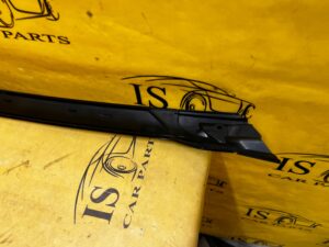 NOWA LISTWA ZEWNĘTRZNA SŁUPKA SZYBY PRZÓD PRAWA LAND ROVER DISCOVERY V L462