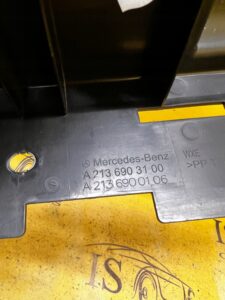 OSŁONA LISTWA BAGAŻNIKA LEWA MERCEDES E-KLASA W213