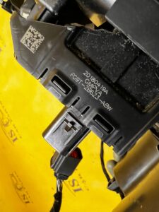 PANEL DEKOR OSŁONA TUNELU ŚRODKOWEGO UCHWYT NA KUBKI FORD MONDEO MK5 EU